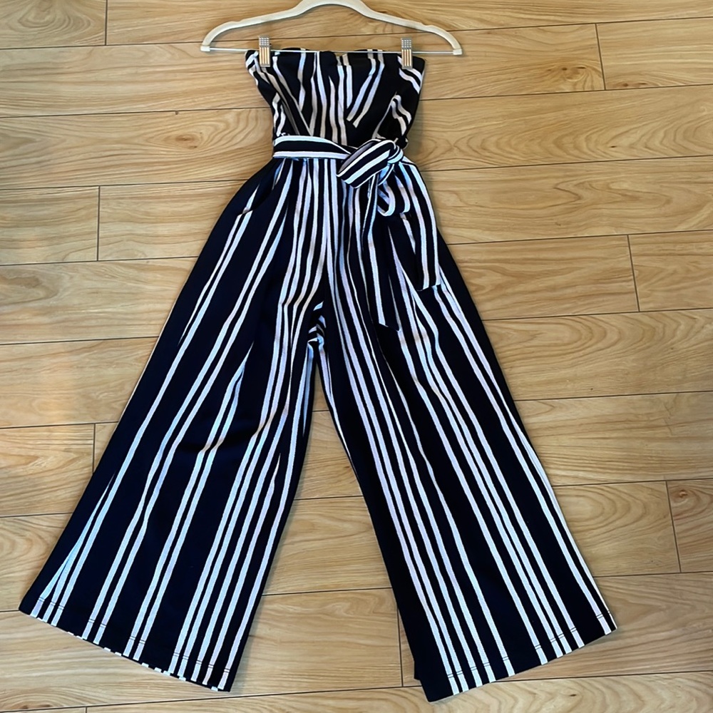 Black and white stripe jumpsuit with pockets!